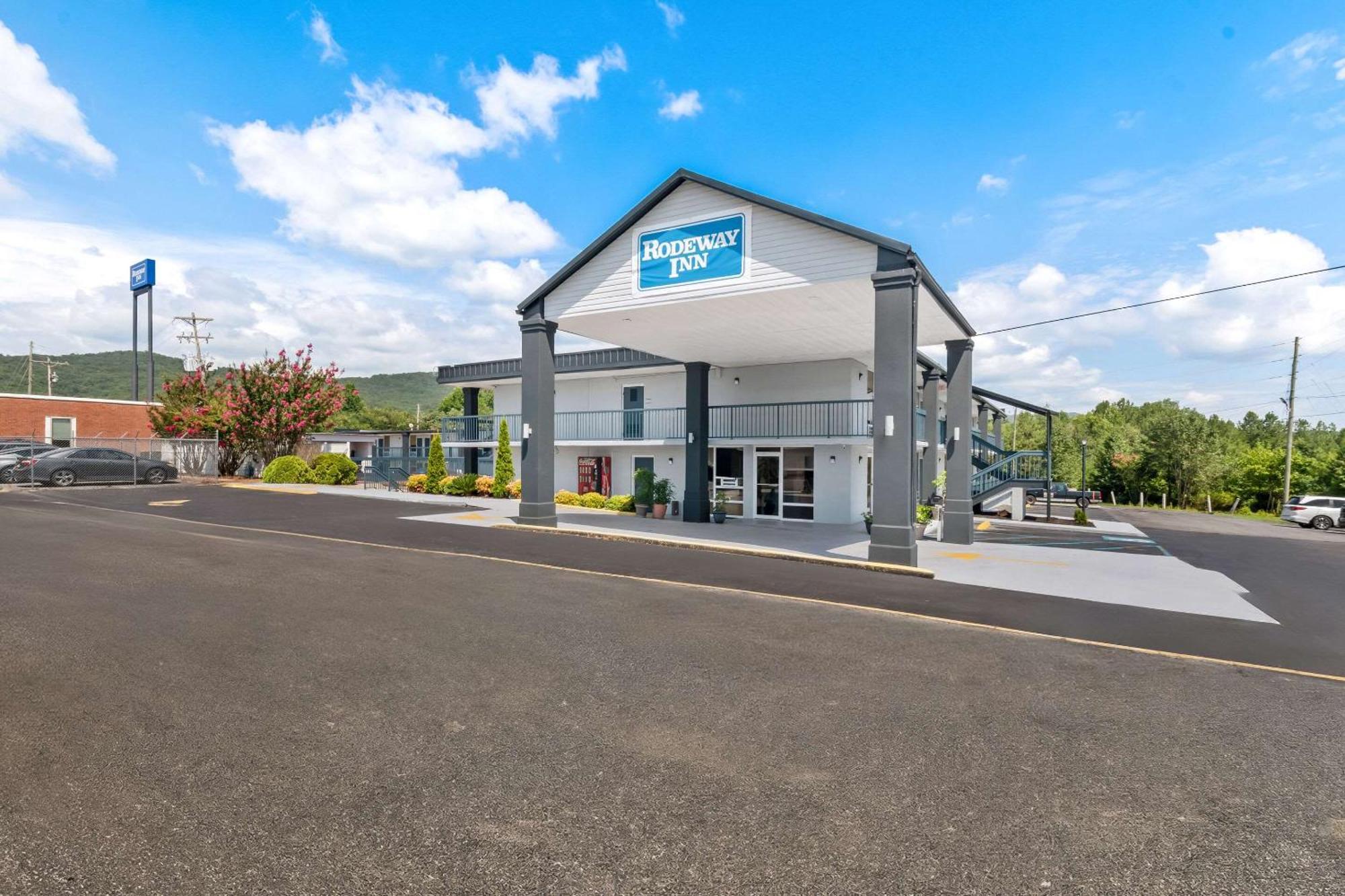 Rodeway Inn Dalton Εξωτερικό φωτογραφία