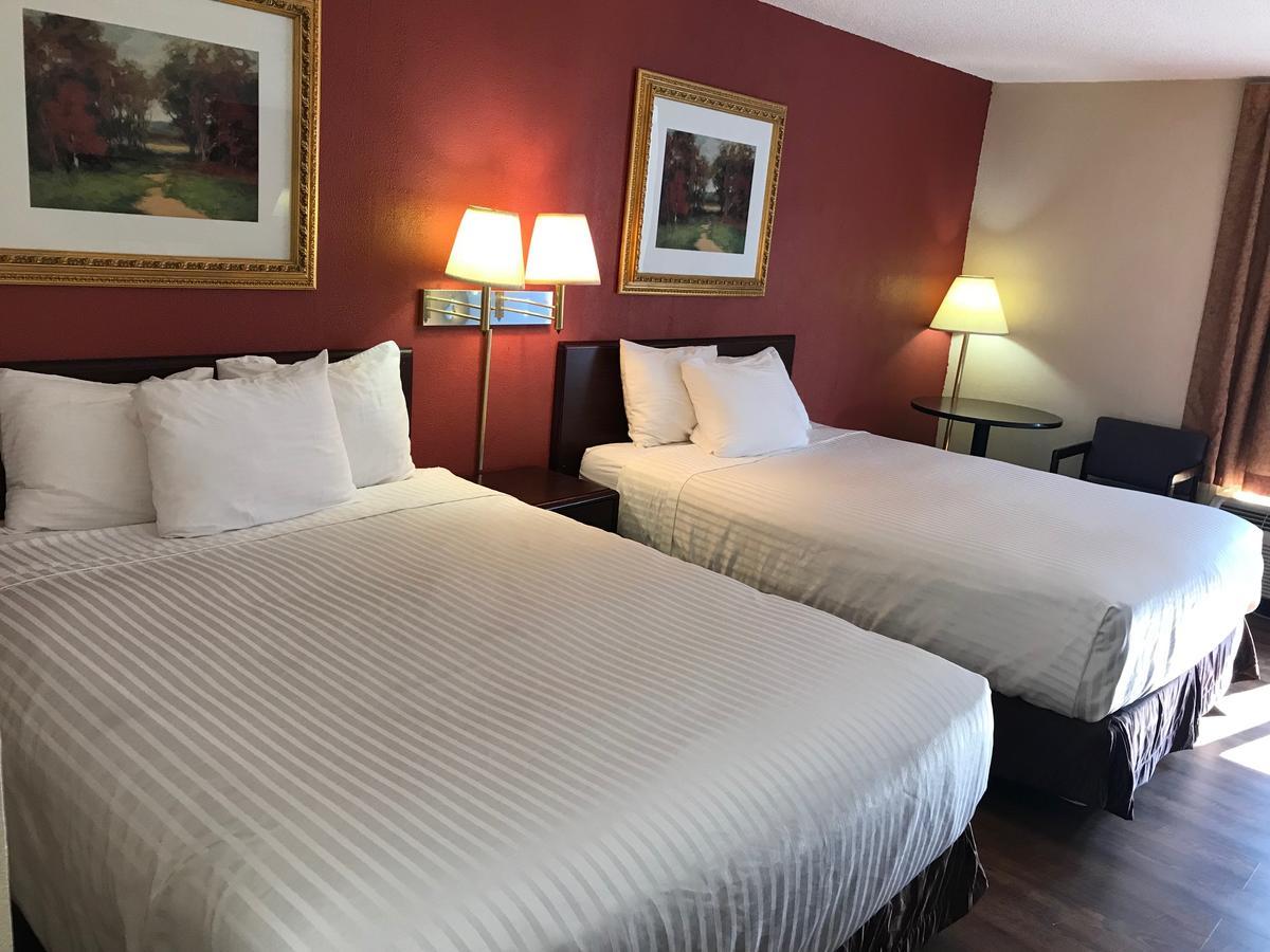 Rodeway Inn Dalton Εξωτερικό φωτογραφία